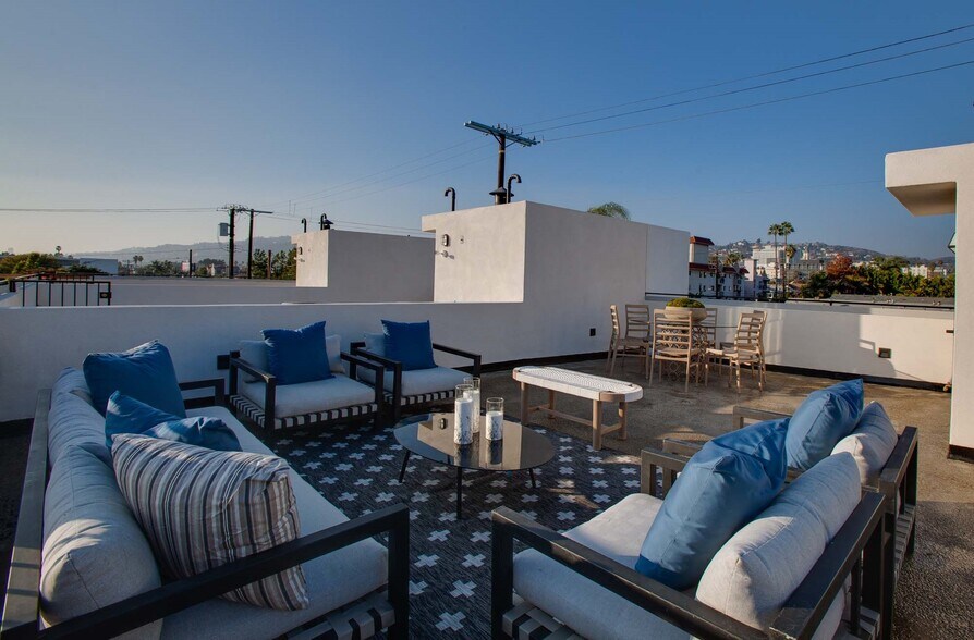 Building Photo - 1260 N Las Palmas Ave