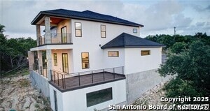 Building Photo - 320 Flanders
