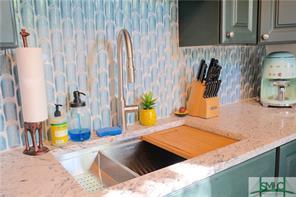 Building Photo - 310 E Henry St