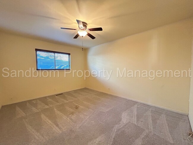 Building Photo - For Lease | South Tulsa Duplex | $1500 Rent