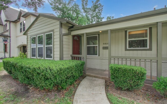 Building Photo - 5519 Huisache St