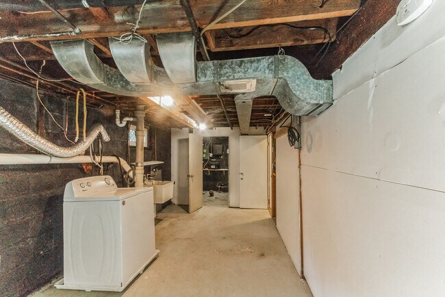 Building Photo - 1519 Boulevard