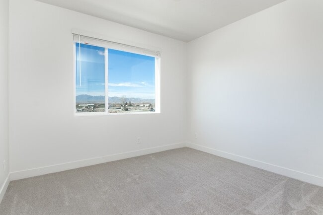 Building Photo - 362 S 1080 W