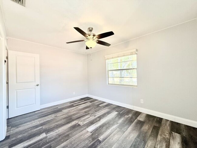 Building Photo - 1238 Bellevue Blvd