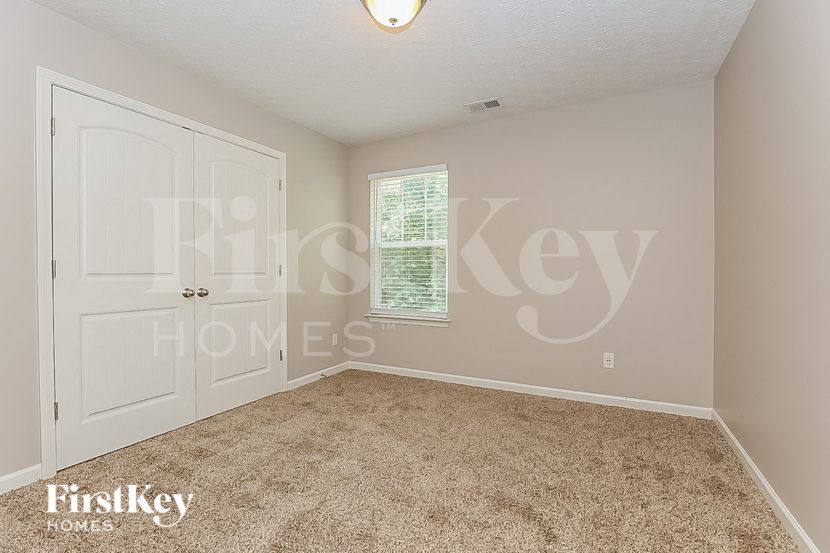 Building Photo - 307 Amit St