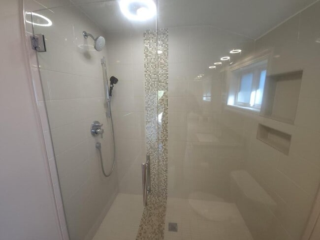 Building Photo - 9345 Golondrina Dr