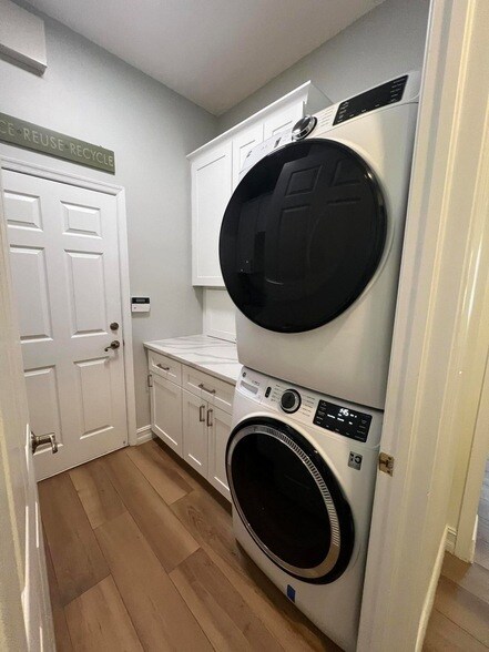 Building Photo - 104 NW Pleasant Grove Way