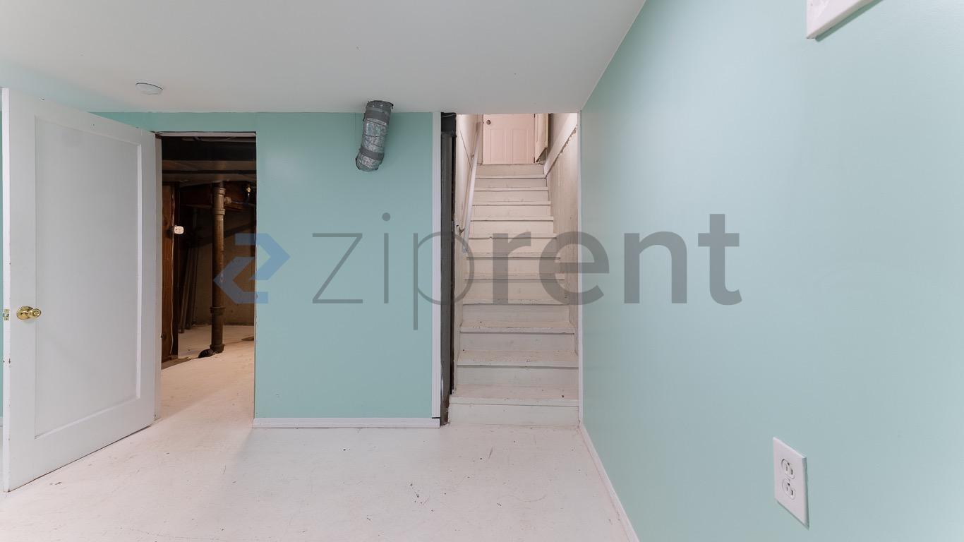 Building Photo - 5703 N Alberta St