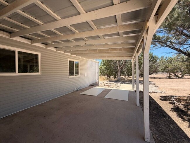 Building Photo - Private 20-Acre Retreat with Equestrian Access