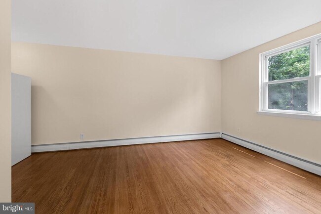 Building Photo - 5990 Henry Ave