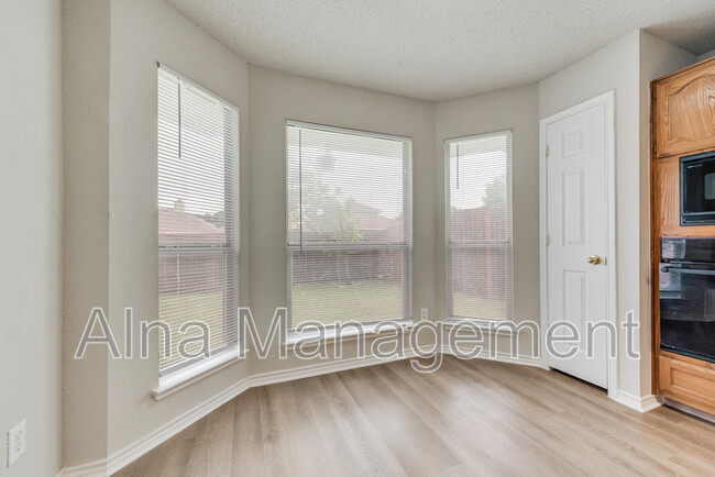 Building Photo - 1443 Chapman Dr