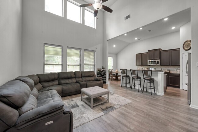 Building Photo - 6185 White Oak Leaf Lp