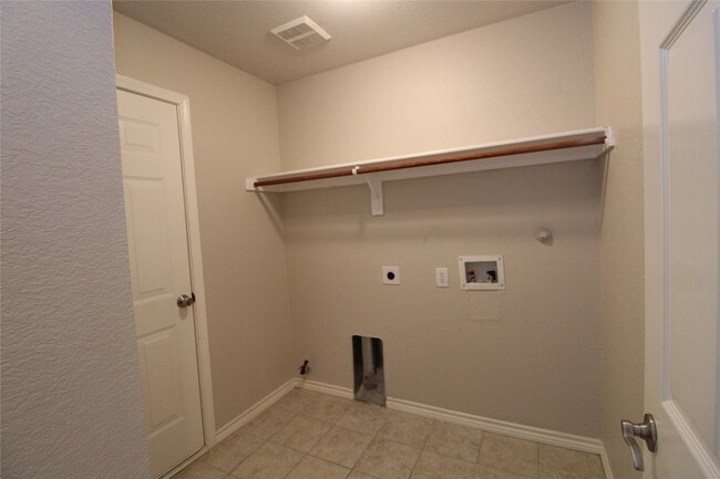 Building Photo - 15195 Shellwood Ln