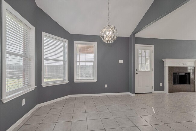 Building Photo - 9631 Highland Pointe Dr