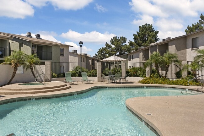 Building Photo - Palm Crest at Station 40