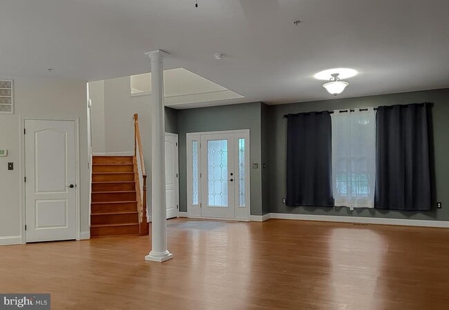 Building Photo - 46230 Sylvan Ct