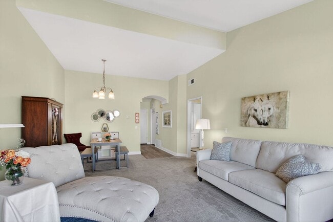 Building Photo - Elegantly Furnished Coastal Condo with Mountain Views