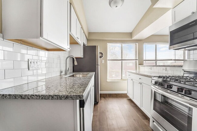 Building Photo - 24571 Kelly Rd