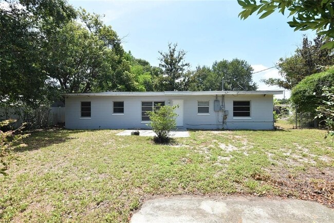 Building Photo - 1501 Vantage Dr