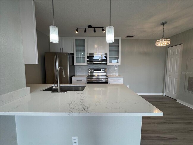 Building Photo - 2569 Grassy Point Dr