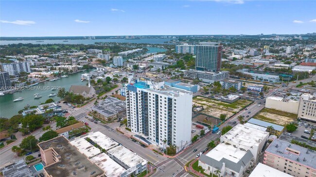 Building Photo - 401 69th St