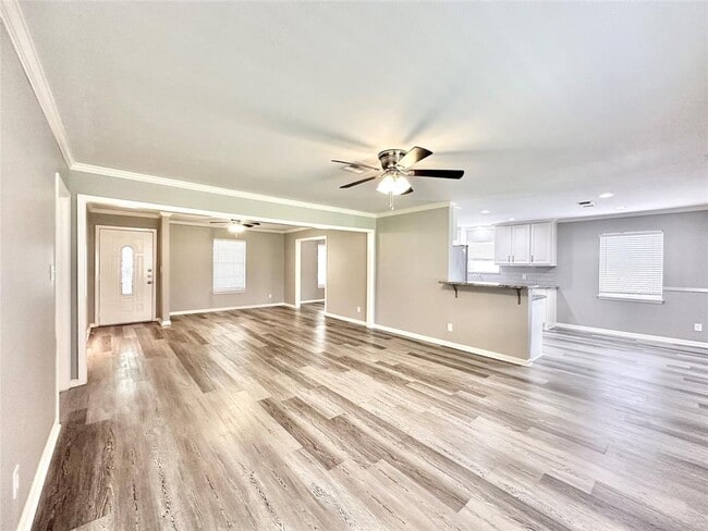 Building Photo - 5818 Birchmont Dr