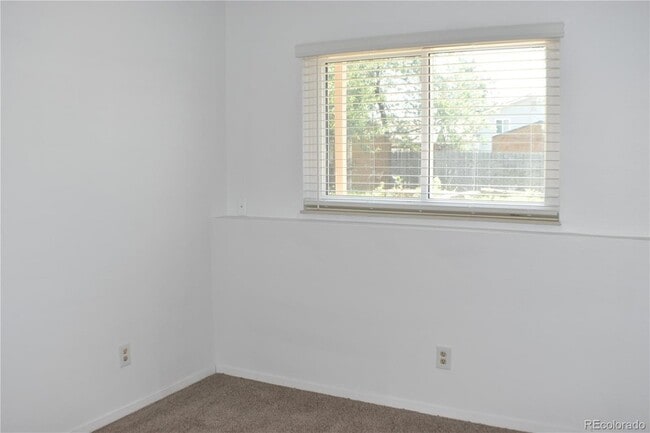 Building Photo - 4585 Gatewood Dr