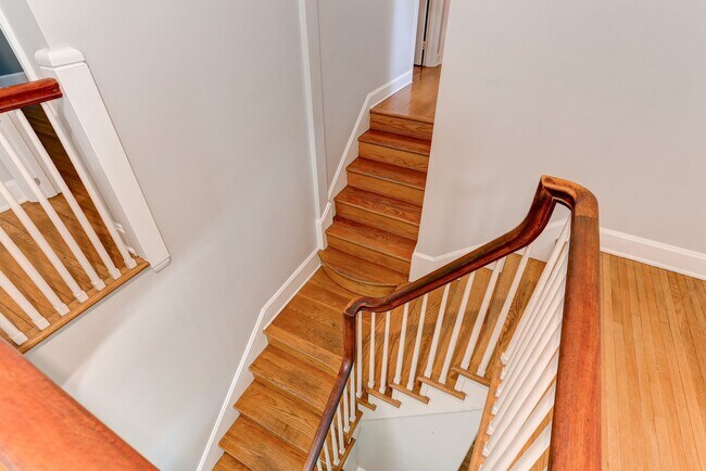 Building Photo - 4 bedroom, 2.5 bathroom home in Camp Hill