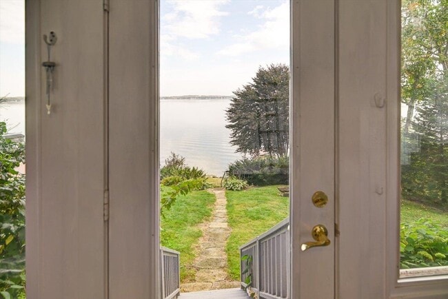 Building Photo - 5026 Lake Mendota Dr