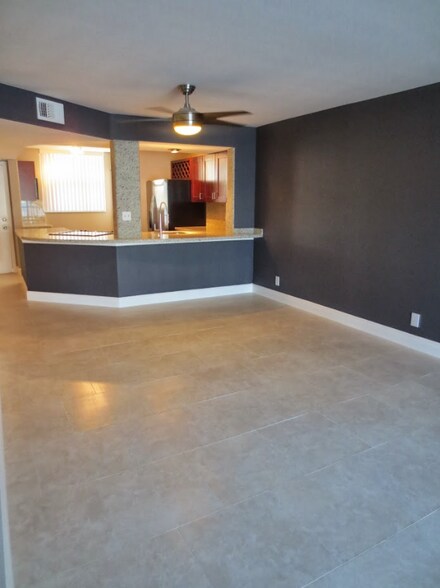 Building Photo - 115 Lake Emerald Dr