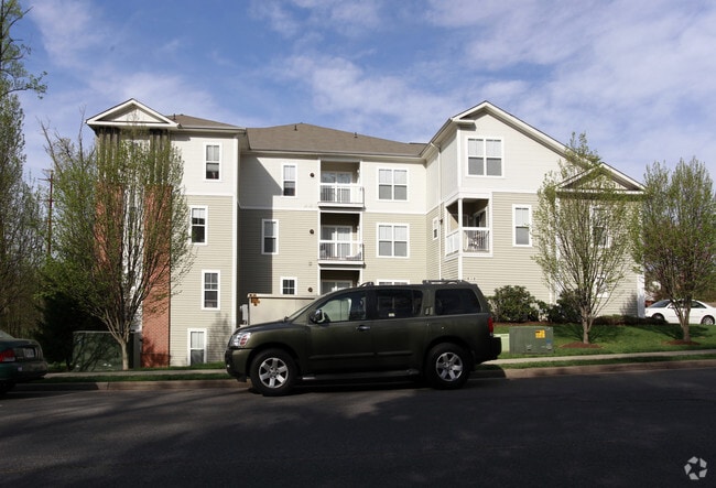 Building Photo - Camden Fair Lakes