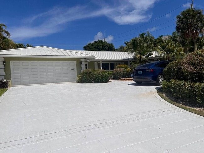 Building Photo - 1350 Spanish River Rd