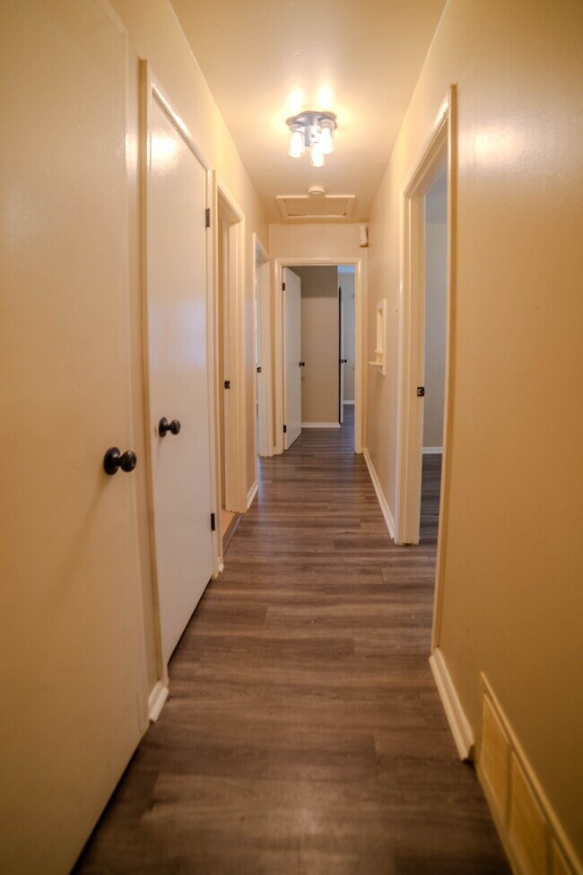 Building Photo - 506 Goodnight Dr