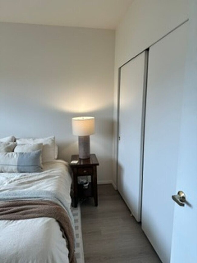 Building Photo - Gorgeous 1 bedroom in the heart of Queen Anne!
