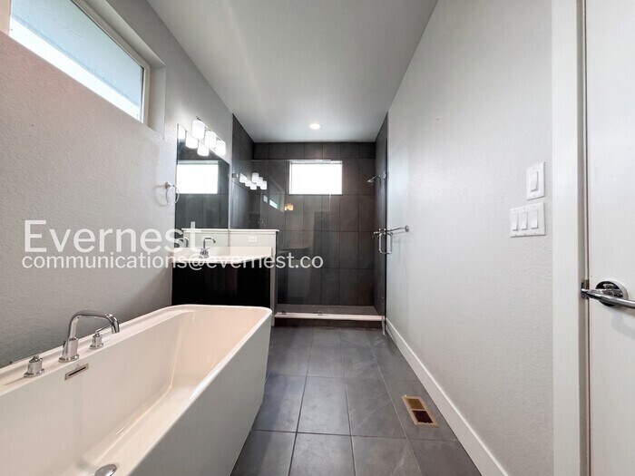 Building Photo - 21343 E 59th Pl