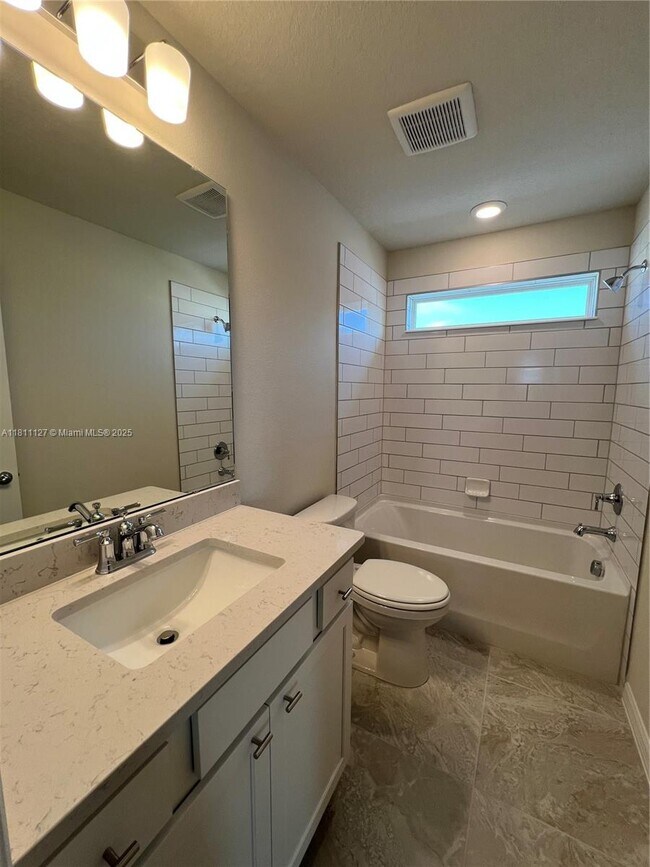 Building Photo - 16414 Grey Pne Dr