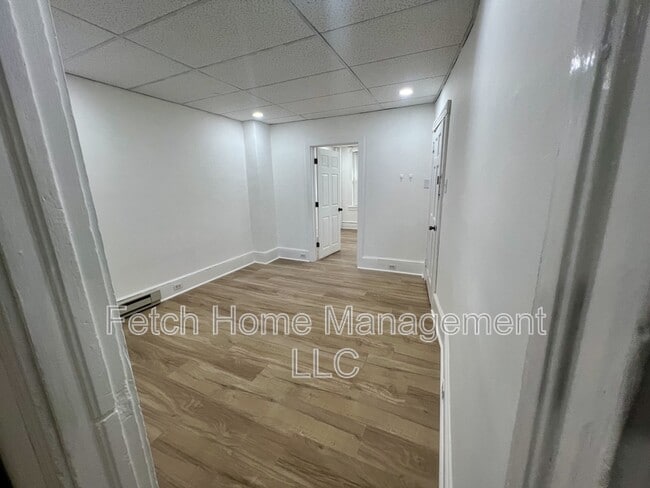 Building Photo - 312 N Reservoir St