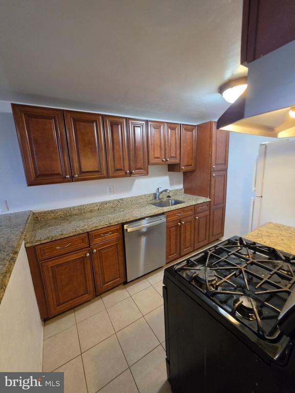 Building Photo - 4600 Duke St