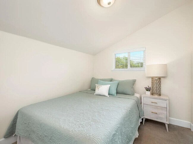 Building Photo - Beautifully Updated North Fresno 3/3