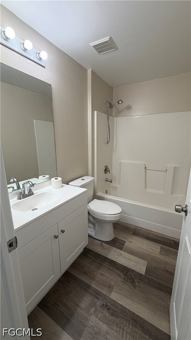 Building Photo - 5046 Locke Ln