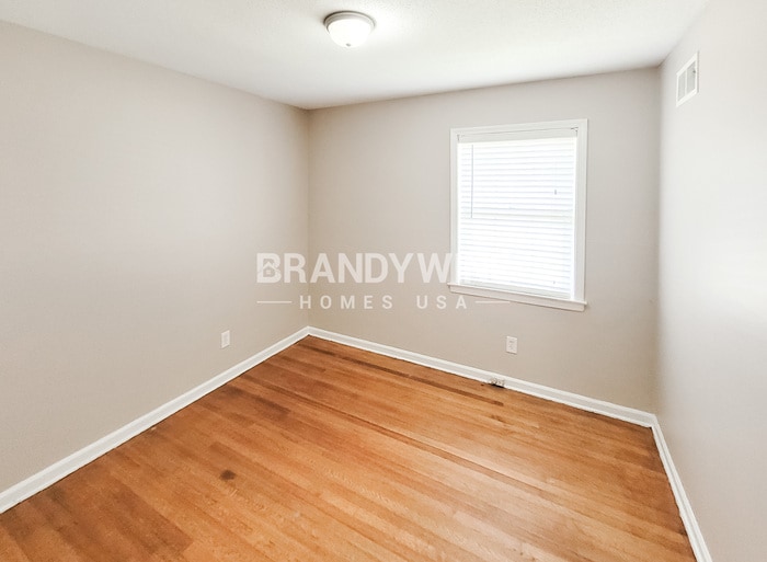 Building Photo - 3319 Shuster Cove