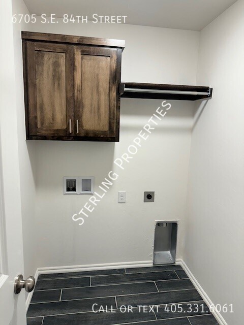 Building Photo - 6705 SE 84th St