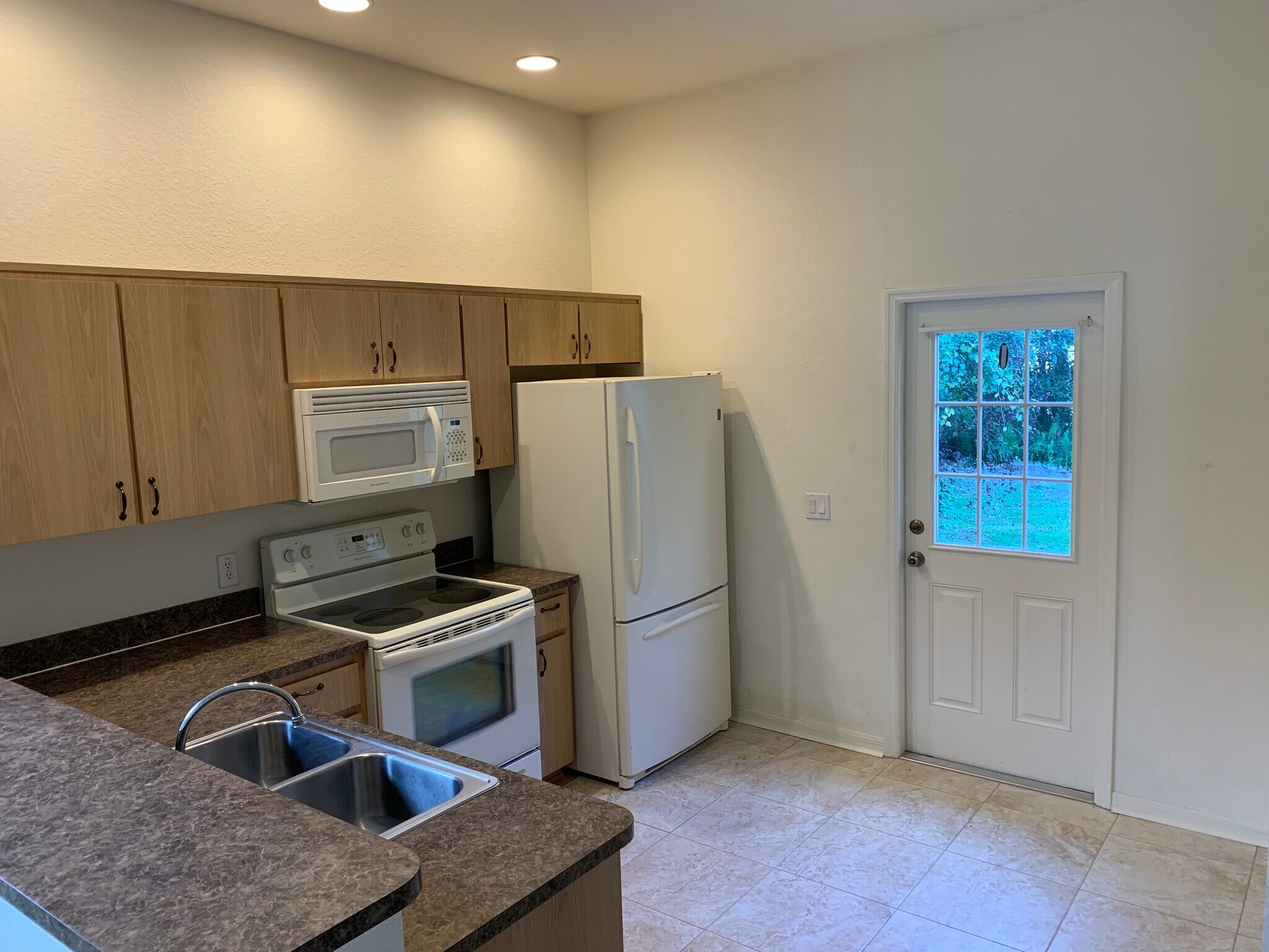 Building Photo - 5841 Cherry Ridge Pl