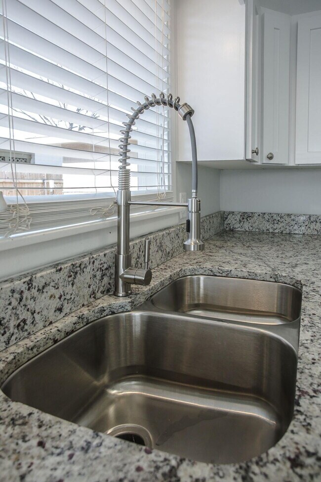 Building Photo - 3117 44th St