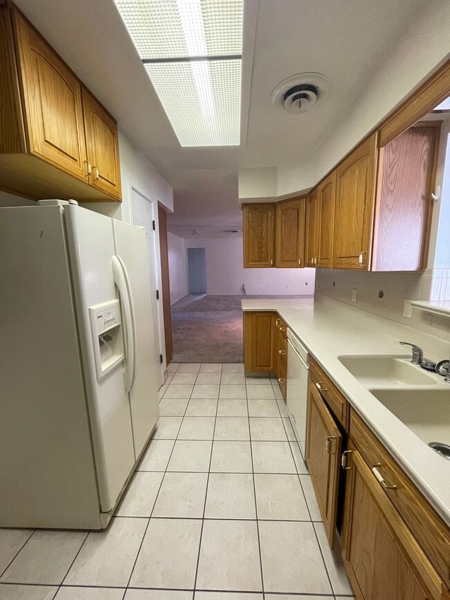 Building Photo - 4700 Citadel Dr
