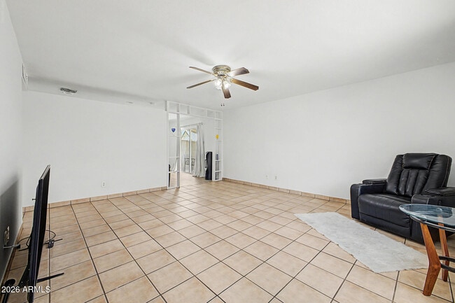 Building Photo - 5232 W Mauna Loa Ln