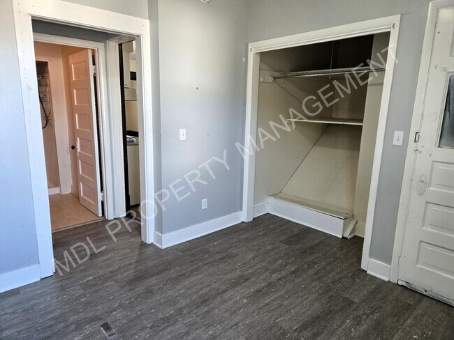 Building Photo - 121 N Granger St