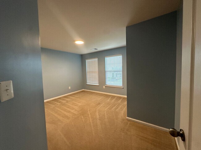Building Photo - 223 Morlyn Dr