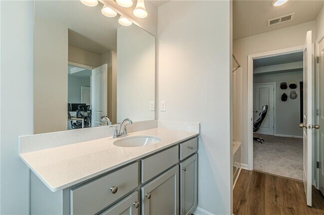 Building Photo - 4010 Diane Ln