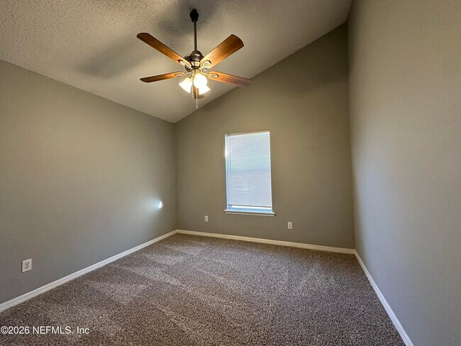 Building Photo - 1557 Mountain Lake Dr E